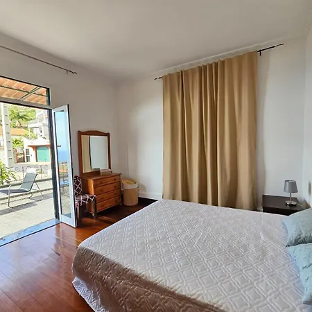 Rodrigues 1 By Rentallido