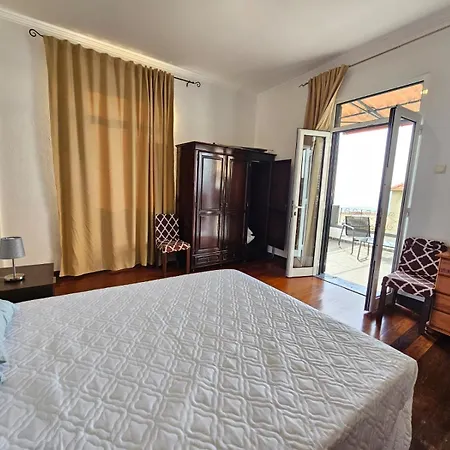 Rodrigues 1 By Rentallido Campanário